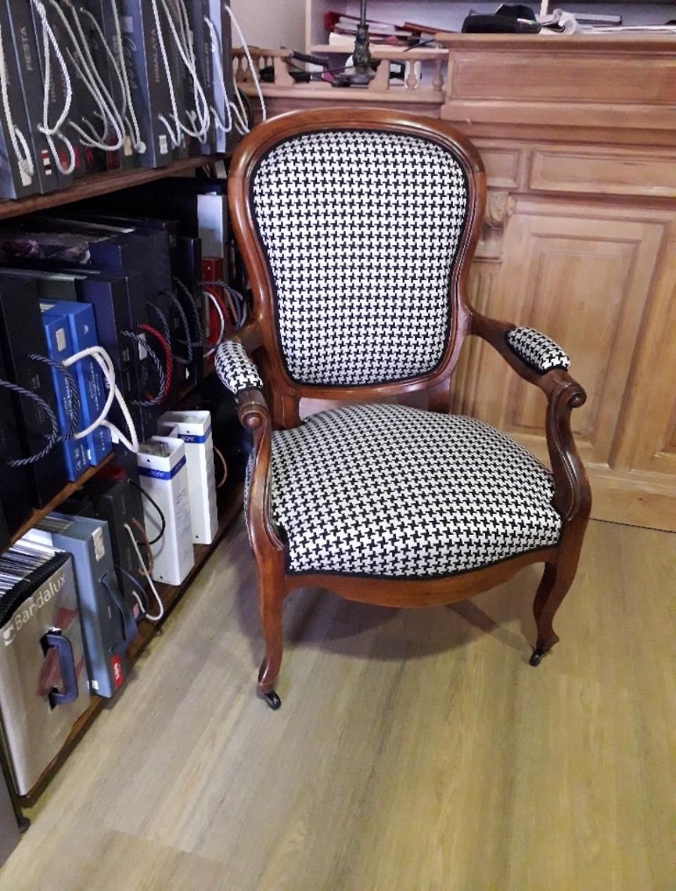 fauteuil pied de poule