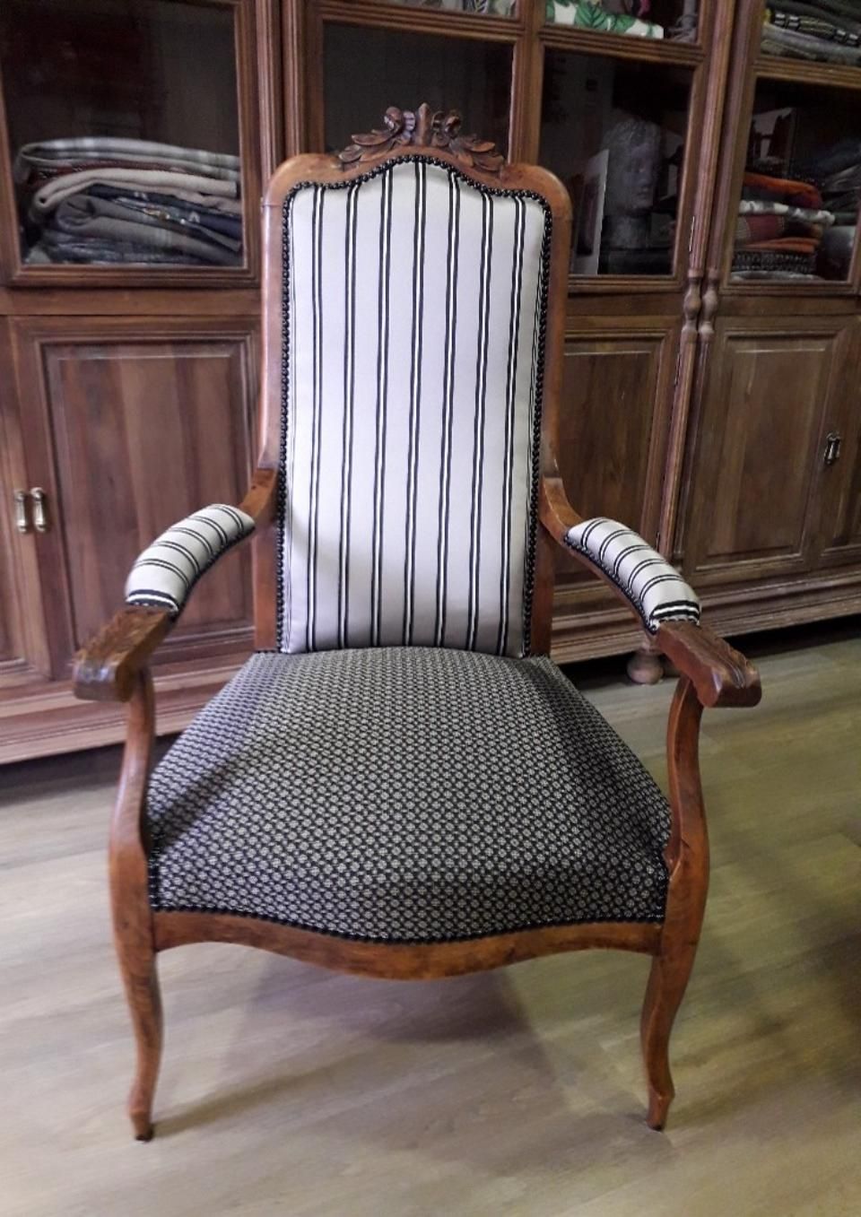 fauteuil rayé